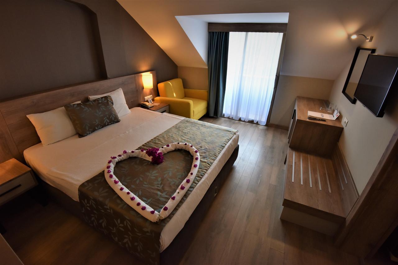 Lucida Beach Hotel Çamyuva Kültér fotó